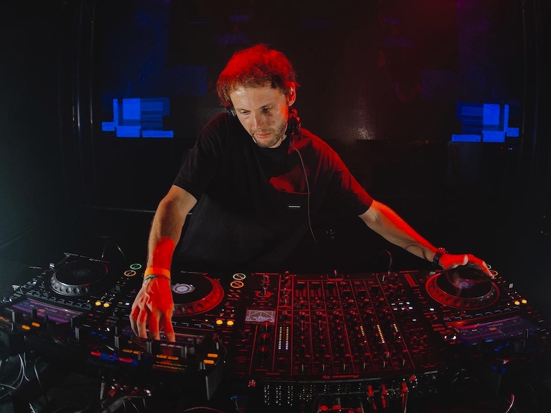 Simon Vuarambon